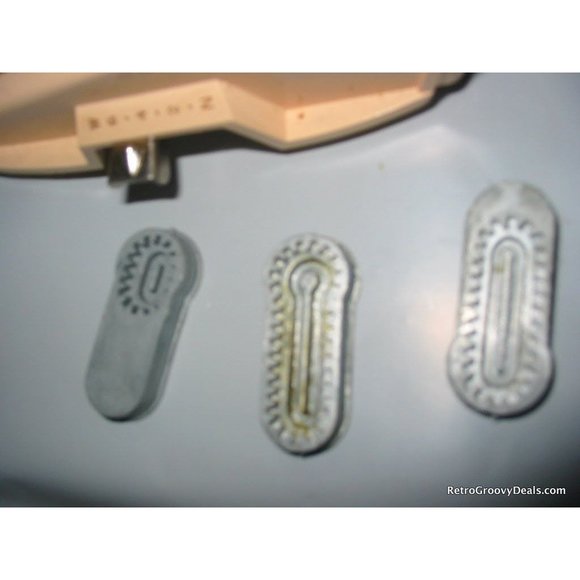 1960 Singer Green Atomic Case Sewing Buttonhole Maker case #489500 or 489510 - Picture 5 of 10